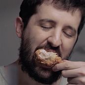 Campaña de Navidad: "Bendito Daruma" . Un proyecto de Publicidad y Dirección de arte de Carolina Carbó - 01.12.2019
