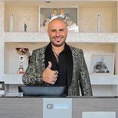 Hairstylist Antonio Abagnale. Un progetto di Motion graphics, Animazione, Animazione di personaggi e Animazione 2D di Roberta Visconti - 20.02.2024