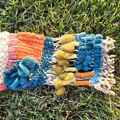 Mi proyecto del curso: Introducción al tejido en telar de bastidor. Design de acessórios, Decoração de interiores, Tecido, Tecelagem, e Design têxtil projeto de Anggie Cardenas - 21.02.2024