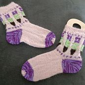 My project for course: Introduction to Colorwork Sock Knitting. Un proyecto de Diseño de complementos, Diseño de moda, Tejido, Tejido de punto y Diseño textil de ambages - 23.02.2024