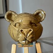 Meu projeto do curso: Esculturas em papelão para iniciantes. Un progetto di Character design, Artigianato, Belle arti e Scultura di Débora Veigant - 24.02.2024