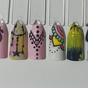 Mi proyecto del curso: Introducción al nail art. Un progetto di Design, Illustrazione tradizionale, Pittura, Pattern design e Pittura decorativa di Rosella Macias - 24.02.2024