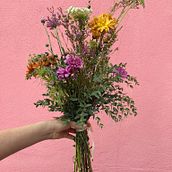 Mi proyecto del curso: Creación de ramos de flores desde cero. Een project van  Interieurdecoratie y Bloem- en plantenschikken van Alejandra Avila - 27.02.2024