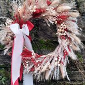 "Martisor"wreath. Un progetto di Design floreale e vegetale di Iulia Condurache - 26.02.2024