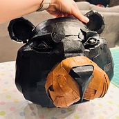 My project for course: Cardboard Sculptures for Beginners. Un projet de Conception de personnages, Artisanat, Beaux Arts , et Sculpture de Erin Tracy-Vekic - 01.03.2024