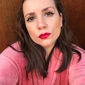 Meu projeto do curso: Introdução a técnicas de maquiagem profissional. Un progetto di Cinema, video e TV, Direzione artistica, Fashion design, Fotografia di moda, Consulenza creativa, Autoritratto fotografico, Social media, Creatività e Fotografia per Instagram di Maria Fernanda Teresa Rosa Sá - 04.03.2024
