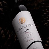 Laurona Mític. Un proyecto de Packaging y Diseño gráfico de Pere Pagà - 05.03.2024