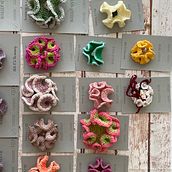 My project for course: Crochet Techniques for Sea Life and Animals. Un progetto di Design di accessori, Artigianato, Fiber Art, Uncinetto e Textile Design di maimouna dinno - 05.03.2023