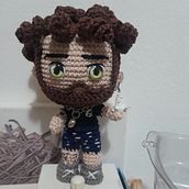 Meu projeto do curso: Amigurumi: crie pessoas com crochê. Arts, Crafts, To, Design, Fiber Arts, Crochet, Amigurumi, and Textile Design project by isa_astolpho_melo - 03.05.2024