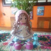 Mi proyecto del curso: Elaboración de muñecas amigurumi románticas. Un projet de Artisanat, Conception de jouets, Art textile, Crochet, Amigurumi , et Design textile de Solange gonzález - 02.02.2024