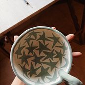 My fist mug :). Cerâmica, Design, e Design de produtos projeto de MV - 12.03.2024