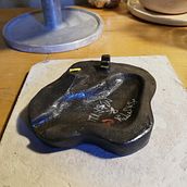 My first ashtray :). Cerâmica, Design, e Design de produtos projeto de MV - 12.03.2024