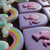 Mi proyecto del curso: Decoración de galletas con royal icing para principiantes . % Evelyn Mendoza tarafından hazırlanan Tasarım, Tablo, Ve Kendin Yap projesi - 05.21.2024