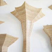 organic shapes out of flat plywood. Un progetto di Design e creazione di mobili di Ben Uyeda - 13.03.2024