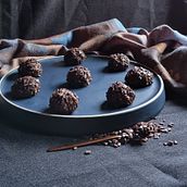 O melhor brigadeiro . Photograph, Food Photograph, Food St, and ling project by Lisiane Dellinghausen Halberstadt - 03.16.2024