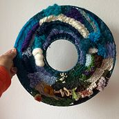 Mi proyecto del curso: Tejido en telar circular para tapices de pared coloridos . % nailen_simone tarafından hazırlanan Sanat ve El Sanatları, İç Tasarım, Desen Tasarımı, El, af Sanatları, Dokuma, Ve Tekstil Tasarımı projesi - 03.17.2024