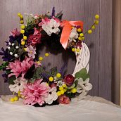 Il mio progetto del corso: Ghirlanda "Mattina di Primavera". Design, Interior Design, L, scape Architecture, DIY, Floral, Plant Design, and Textile Design project by ninahsplatters - 03.18.2024