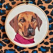 Maria Pia - Retrato realista . Arts, Crafts, Embroider, and Textile Design project by marisbernardini - 03.20.2024