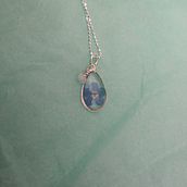 Resin and sterling silver. Un projet de Design de bijoux de abby_kirwan_93 - 20.03.2024