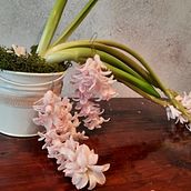 Mi proyecto del curso: Bisutería floral: crea accesorios con flores frescas. Un progetto di Design di accessori, Design di gioielli, Fashion design, DIY e Design floreale e vegetale di lloret_saray89 - 25.03.2024