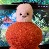 My project for course: Art Toy Creation: Needle Felting Technique. Character Design, Arts, Crafts, To, Design, Fiber Arts, Needle Felting, and Textile Design project by dinamae - 03.25.2024