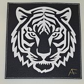 Tigre en marqueterie. Design, Accessor, Design, Arts, Crafts, Decoration, and DIY project by antignacf - 03.27.2024