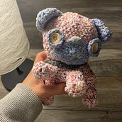 Snippy il pug. Een project van Craft, Speelgoedontwerp, Textiel, DIY, Haken, Amigurumi y Textielontwerp van Corinne Cirulli - 27.03.2024