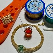 Meu projeto do curso: Bijuteria em crochê com arame. Arts, Crafts, Fashion Design, Fiber Arts, DIY, Crochet, and Textile Design project by Marianela Freites Nela - 03.29.2024