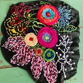 Adding interest to a shirt. Un projet de Peinture, St, lisme, Broderie, DIY, Upc, cling, Design textile , et Artisanat de Cindi Bacon-Gray - 03.04.2024
