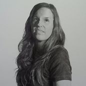 My project for course: Realistic Portrait with Graphite Pencil. Traditional illustration, Fine Arts, Sketching, Pencil Drawing, Drawing, Portrait Drawing, Realistic Drawing, Artistic Drawing, and Figure Drawing project by thomasrimmington - 04.10.2024
