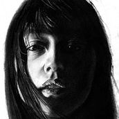 Il mio progetto del corso: Ritratto artistico al carboncino: creare atmosfere. Traditional illustration, Fine Arts, Drawing, Portrait Drawing, Realistic Drawing, and Artistic Drawing project by vik_011 - 03.16.2024