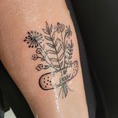 Mon projet du cours : Techniques de tatouage blackwork et fine line. Een project van  Tatoeageontwerp van Émilie Gingras - 16.04.2024