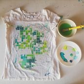 Reciclaje de prendas : "pochoir" y pintura a mano sobre tela. Textile Printing, Textile D, eing, Upc, and cling project by Nicole de Roux - 04.15.2024