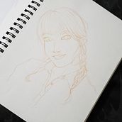 Mi proyecto del curso: Dibujo de retratos llamativos con lápices de colores. Drawing, Portrait Drawing, Sketchbook, and Colored Pencil Drawing project by Leah Ramos - 04.20.2024