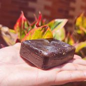 Jabón natural de chocolate. Un proyecto de Artesanía y DIY de Mar Flores - 19.04.2024