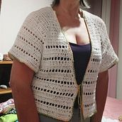 Mi proyecto del curso: Top-down: prendas a crochet de una sola pieza. Un proyecto de Diseño de moda, Tejido, Crochet y Diseño textil de Olga González - 29.04.2024