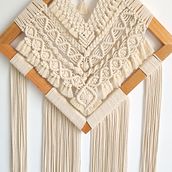 Mi proyecto del curso: Introducción al tapiz de macramé. Accessor, Design, Arts, Crafts, Fiber Arts, Macramé, and Textile Design project by marianabelm - 04.22.2024