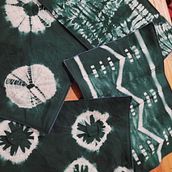 Mi proyecto del curso: Introducción al teñido shibori. Un projet de Artisanat, St, lisme, DIY, Teinture textile , et Design textile de Pamela Toro Olivares - 22.04.2024