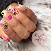 Mi proyecto del curso: Introducción al nail art Ein Projekt aus dem Bereich Design, Traditionelle Illustration, Malerei, Musterdesign und Dekoratives Malen von marianavillada2207 - 23.04.2024
