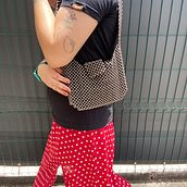 Meu projeto do curso: Design e criação de bolsas com miçangas. Design, Accessor, Design, Arts, Crafts, Fashion Design, and Fiber Arts project by avlis_luci - 04.24.2024