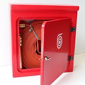 Venta de gabinetes porta manguera y porta matafuego en PRFV. Un proyecto de Marketing Digital, Marketing de contenidos, Estrategia de marca						, Br, ing e Identidad, Diseño editorial, Diseño gráfico, Producción audiovisual					, Stor, telling, e-commerce, Comunicación, Growth Marketing y SEO de Cecilia Carunchio - 13.10.2019