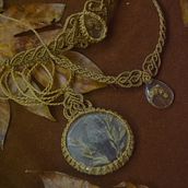 eterno.efêmero: Design de joalheria com resina. Un projet de Création d'accessoires, Artisanat, Design de bijoux , et DIY de Julia Sabatini - 25.04.2024