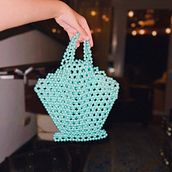 Beaded Bag Project. Design, Accessor, Design, Arts, Crafts, Fashion Design, and Fiber Arts project by Gina Zucchino - 05.01.2024