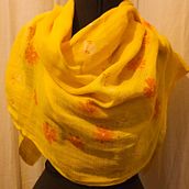 Tingimento com cúrcuma. Arts, Crafts, Fashion Design, DIY, Textile D, eing, and Textile Design project by Giovana Petrocele - 05.02.2024