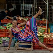 shots en la plaza de mercado . Un progetto di Fotografia, Fashion design e Fotografia di moda di Angela Pérez - 31.01.2024