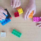 Replica Lego Page. Programming, UX / UI, Web Design, Web Development, JavaScript, HTML, and CSS project by María Cortes Vargas - 03.01.2024