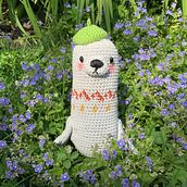 My project for course: Crochet: Create and Customize Your Amigurumi . % Veronika Skýbová tarafından hazırlanan Sanat ve El Sanatları, O, uncak Tasarımı, El, af Sanatları, Kendin Yap, Tığ işi, Amigurumi, Ve Tekstil Tasarımı projesi - 04.30.2024