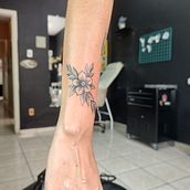 Meu projeto do curso: Técnicas de tatuagem blackwork com fine line. Un projet de Conception de tatouage de saoriyokomiso - 27.02.2024