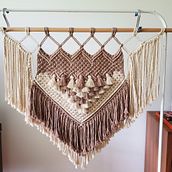 My project for course: Macramé: Tie Stories Together. Accessor, Design, Arts, Crafts, Interior Design, Decoration, Fiber Arts, Macramé, and Textile Design project by Gisela Santos - 05.15.2024