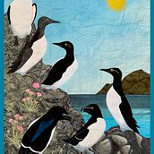 Razorbills and guillemots “Just hangin”. Un proyecto de Diseño textil de Rosalind Johansson - 16.05.2024